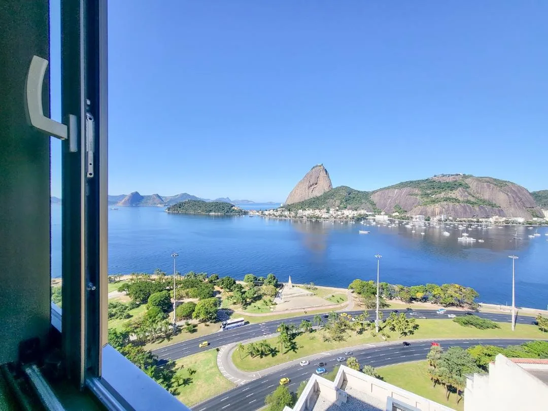 Apartamento de alto padrão com vista para a Baía de Guanabara, Flamengo (RJ)