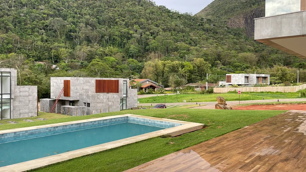 Casa de alto padrão de 381 m² no Condomínio Casa Marambaia, Corrêas